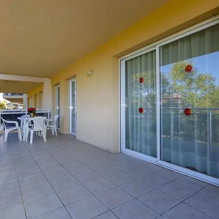 Ventura Park 5 * Σαλού